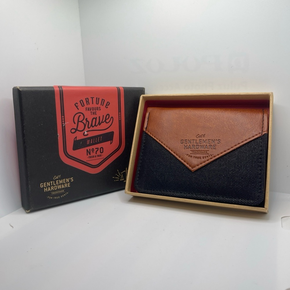 Gentlemen`s Hardware Fortune favours the Brave Canvas Bi fold wallet in box